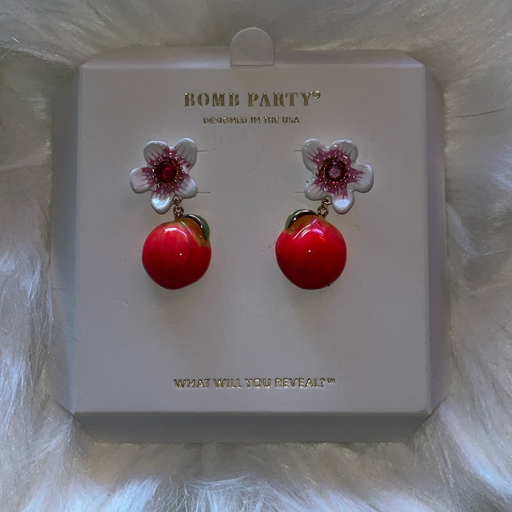 Bomb Party Market Fresh Earrings You’re a Peach
